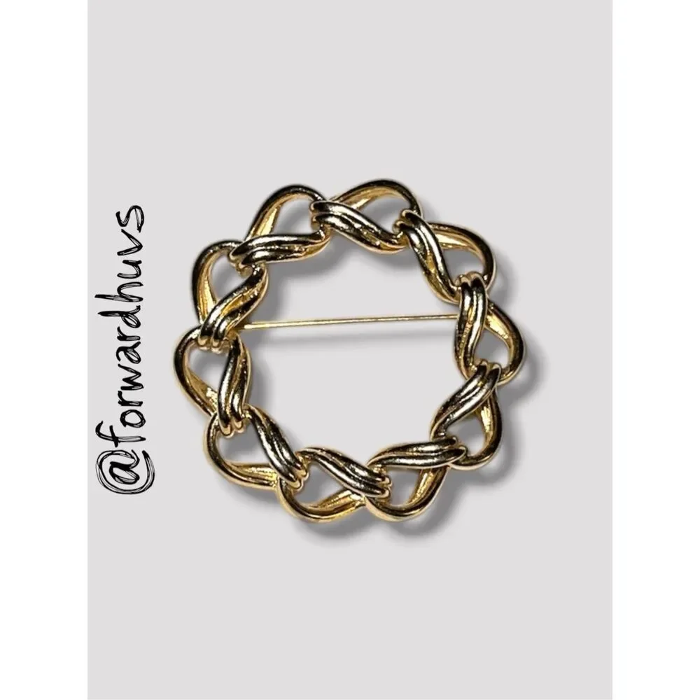 Gold Tone Interlocking Loop Brooch